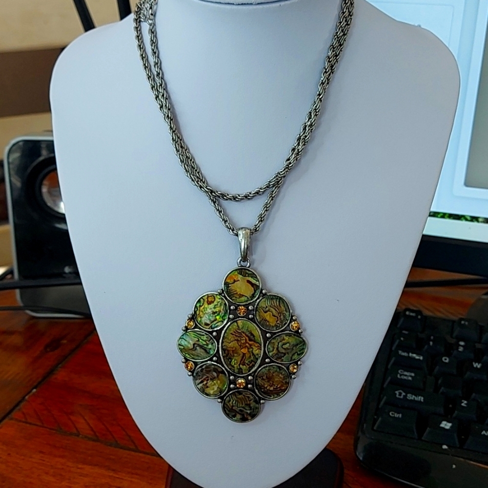 Gorgeous vintage abalone necklace